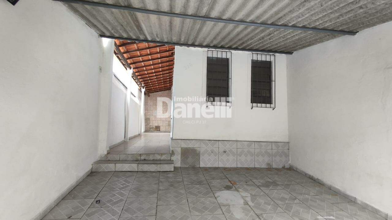Casa para aluguel no Residencial São Charbel: 