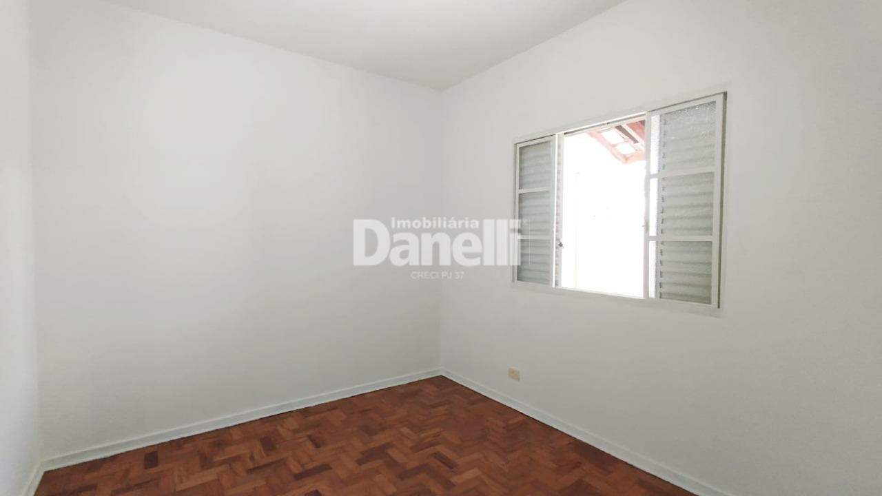 Casa para aluguel no Loteamento Jardim Bom Jesus: 