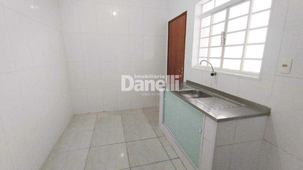 Casa para aluguel no Loteamento Jardim Bom Jesus: 