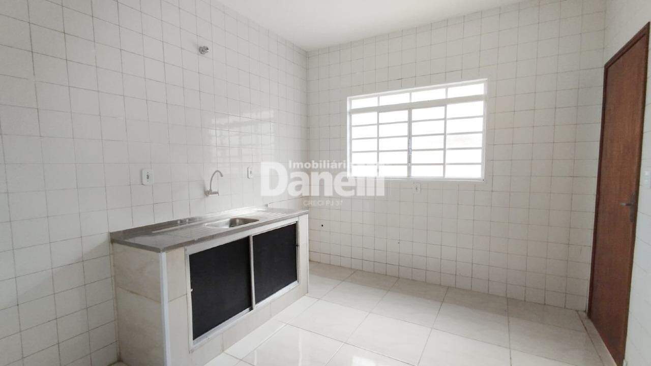 Casa para aluguel no Loteamento Jardim Bom Jesus: 