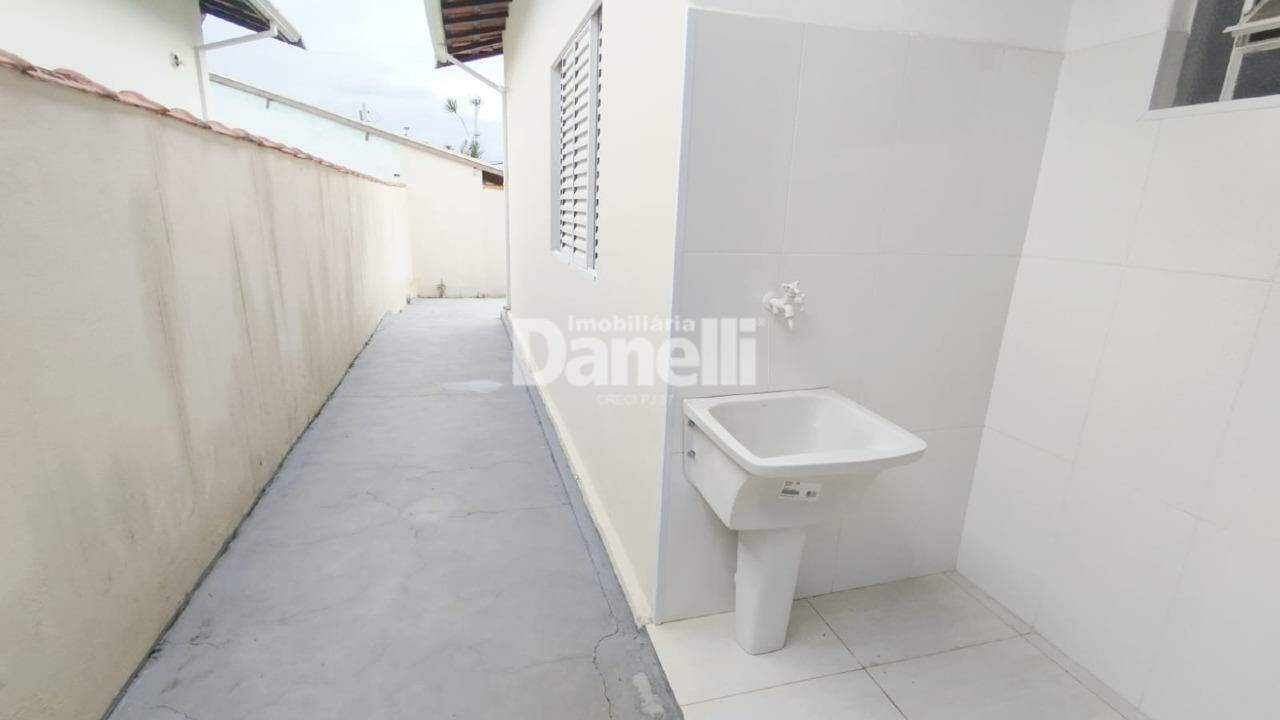 Casa para aluguel no Loteamento Jardim Bom Jesus: 