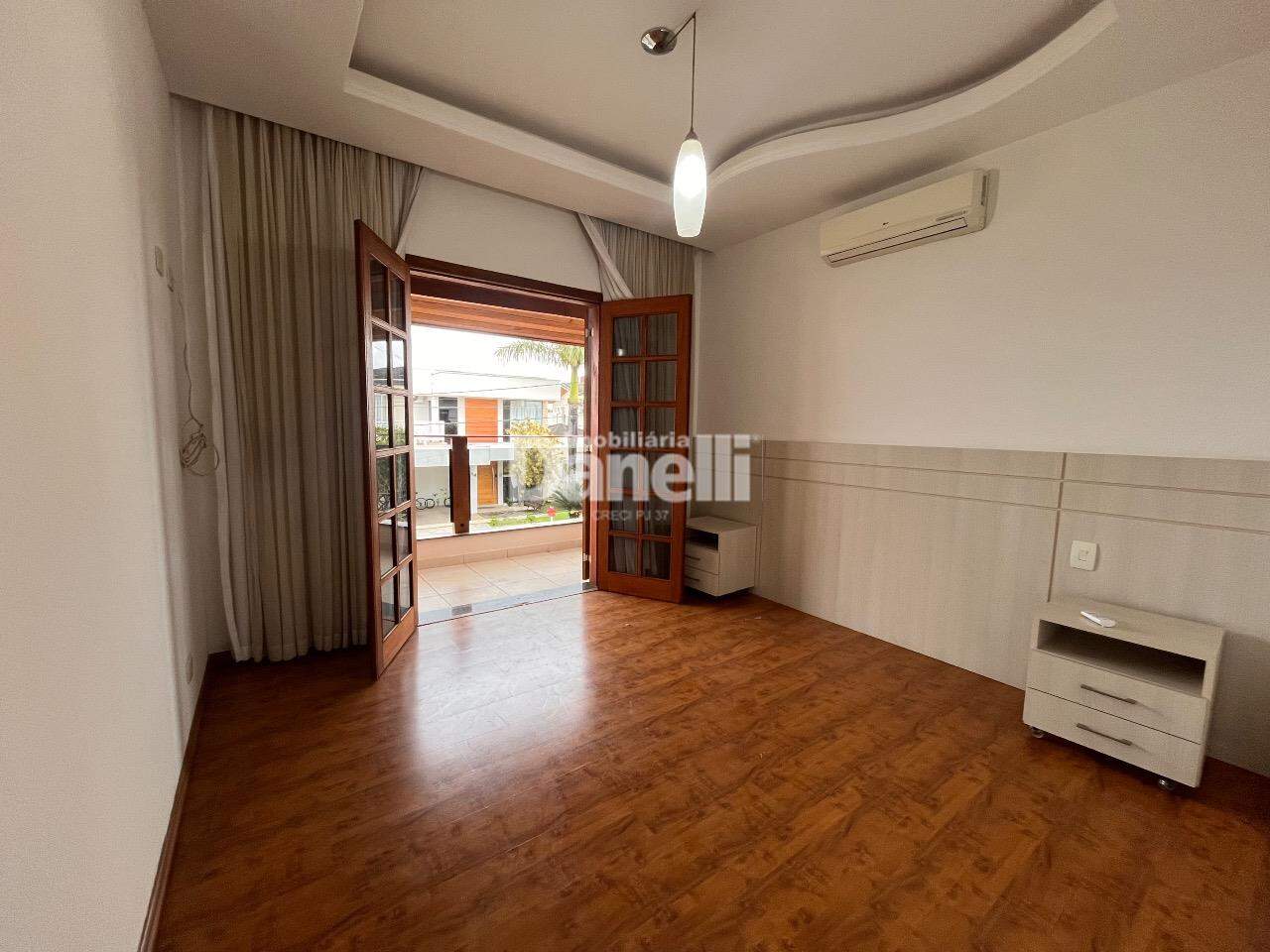 Sobrado à venda no Loteamento Residencial Campos do Conde II: 