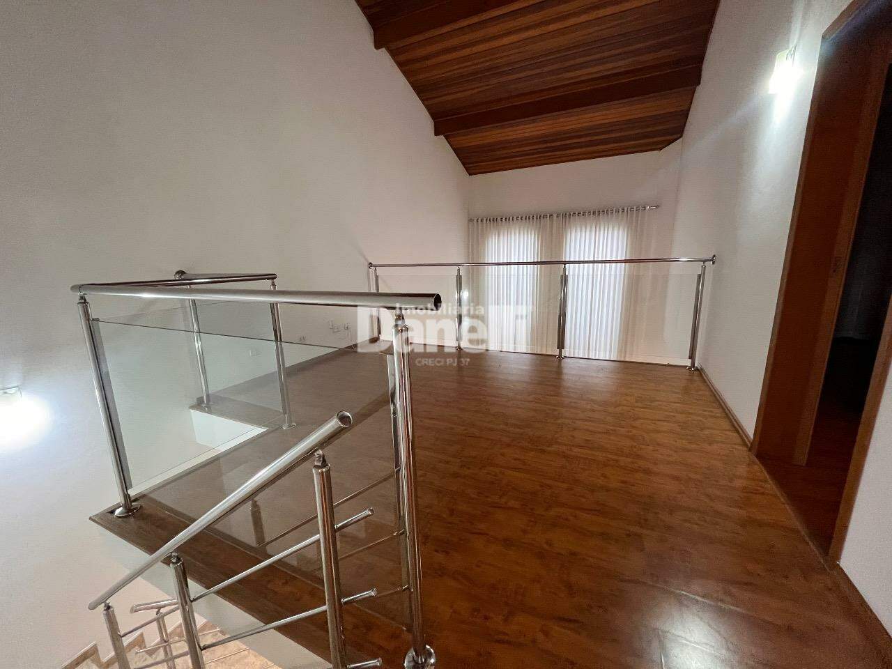 Sobrado à venda no Loteamento Residencial Campos do Conde II: 