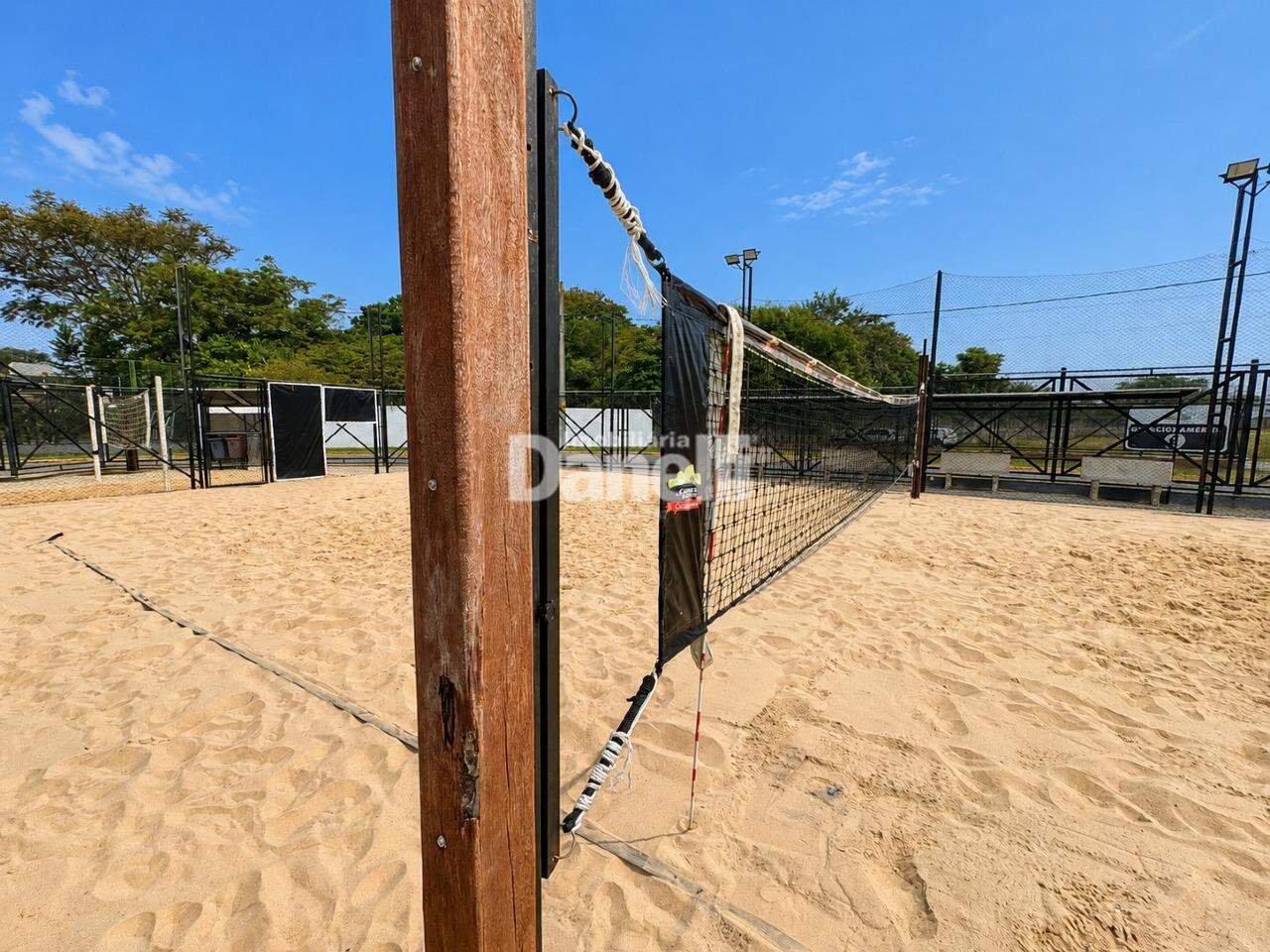 Sobrado à venda no Loteamento Residencial Campos do Conde II: 