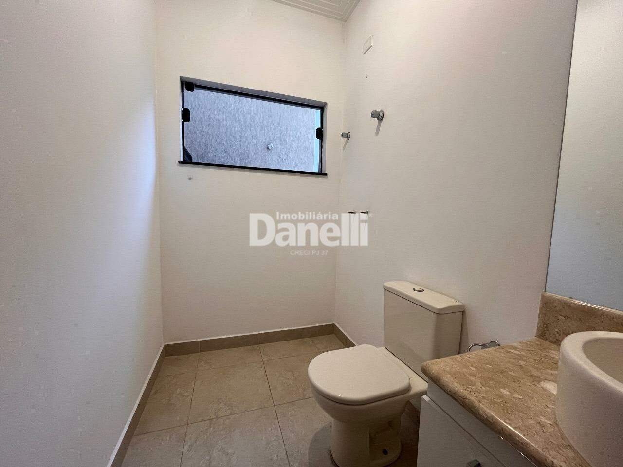 Sobrado à venda no Loteamento Residencial Campos do Conde II: 