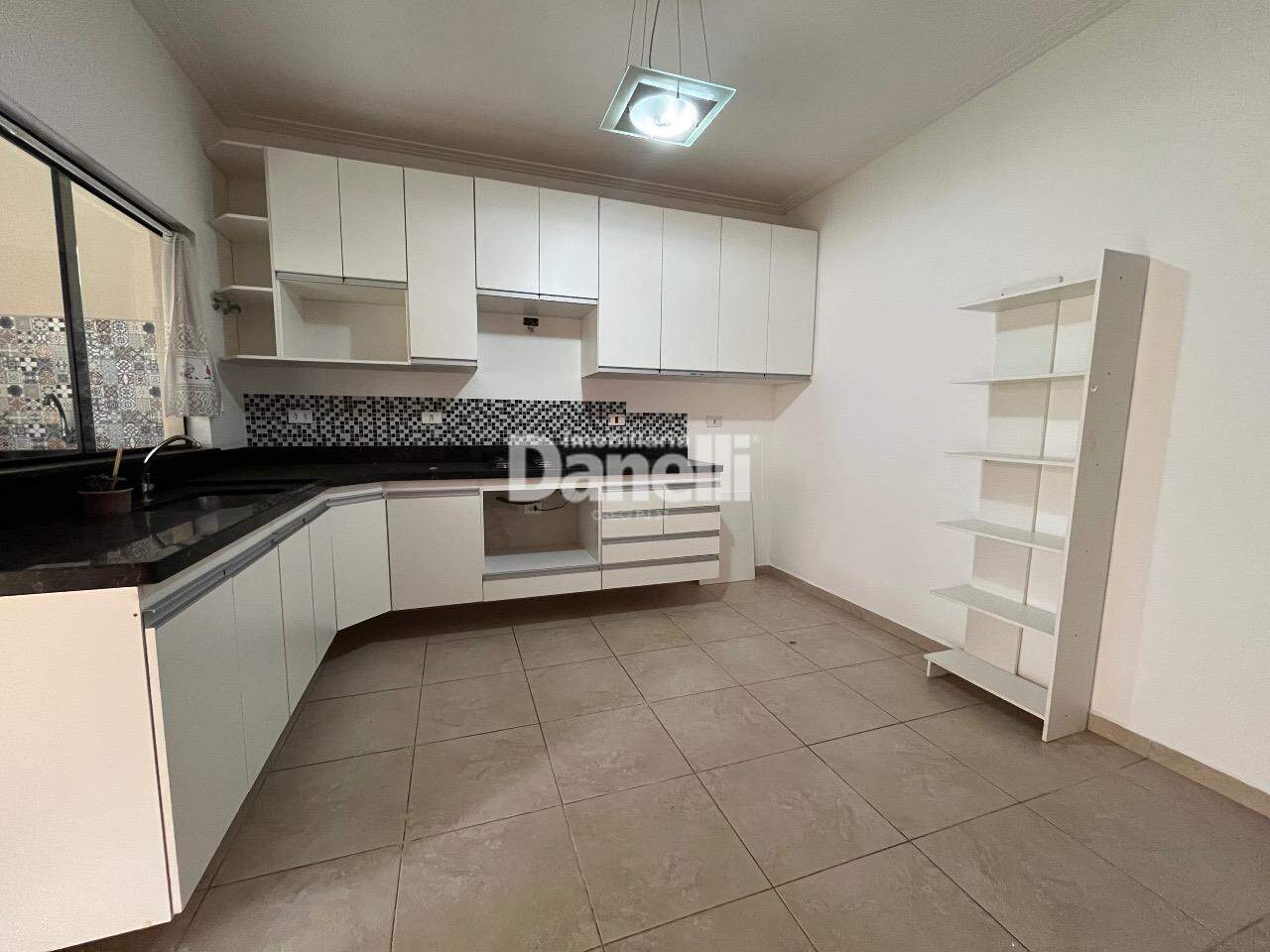 Sobrado à venda no Loteamento Residencial Campos do Conde II: 