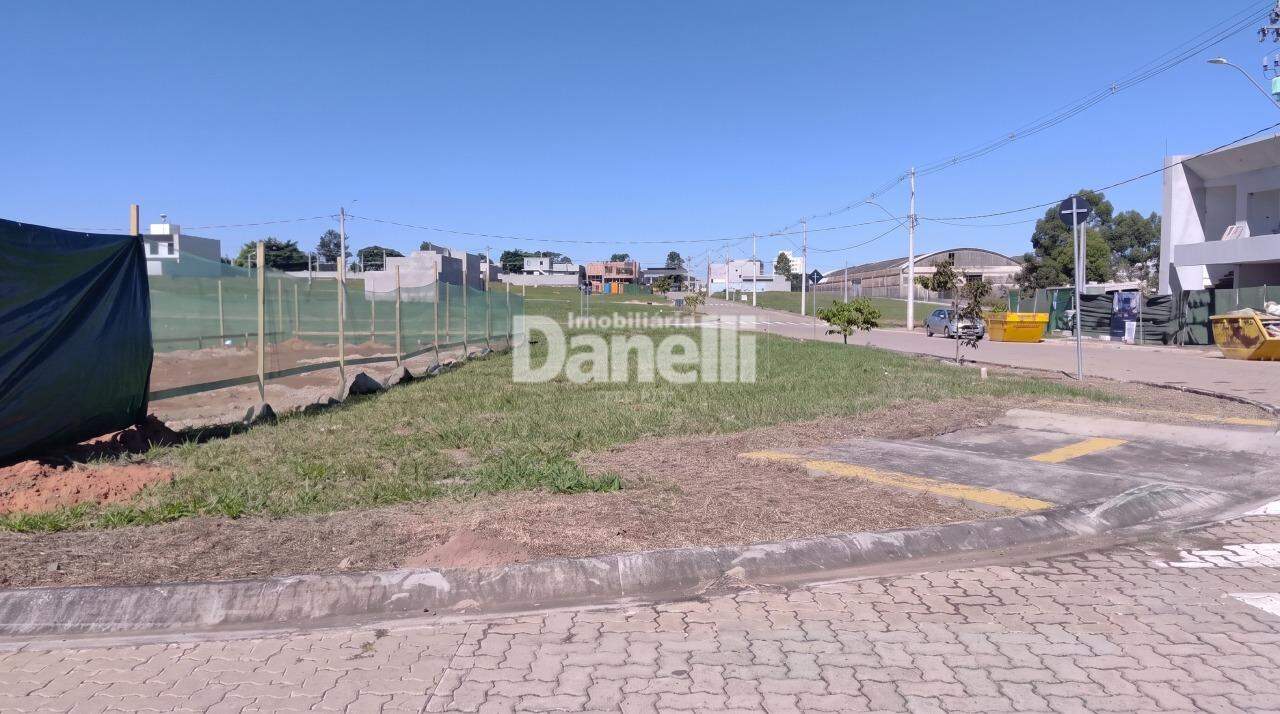 Lote em Condomínio à venda no Piracangaguá: 