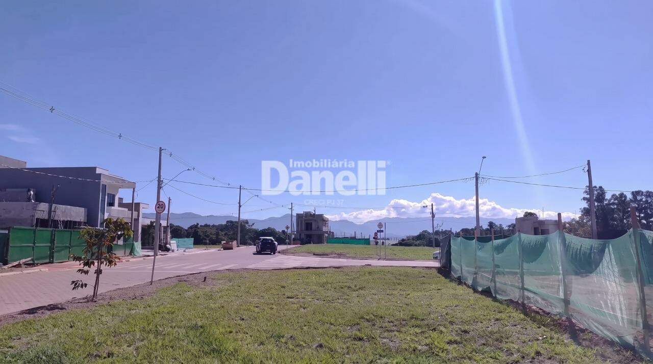 Lote em Condomínio à venda no Piracangaguá: 