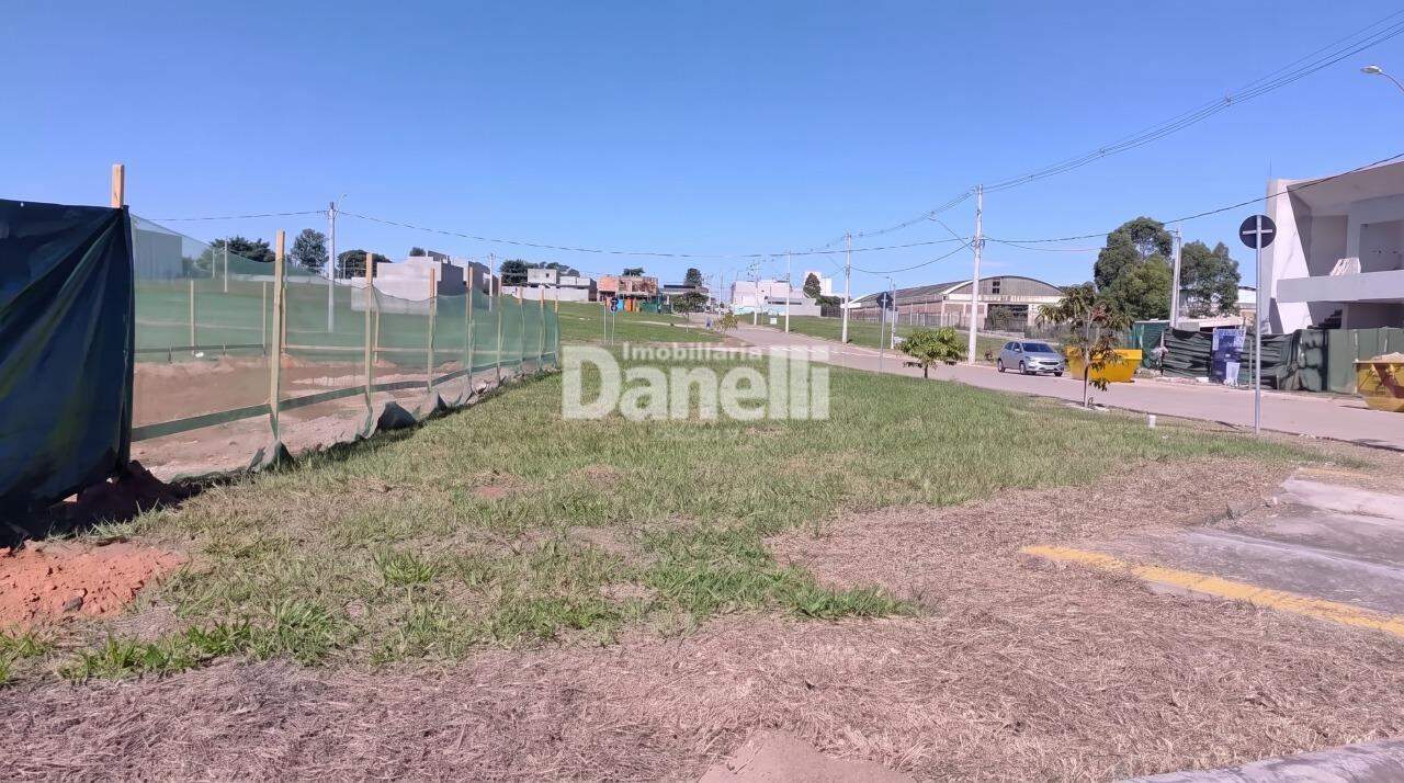 Lote em Condomínio à venda no Piracangaguá: 