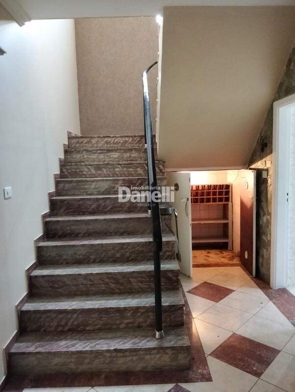 Sobrado à venda no Centro: Sobrado à venda, Centro - Taubaté/SP