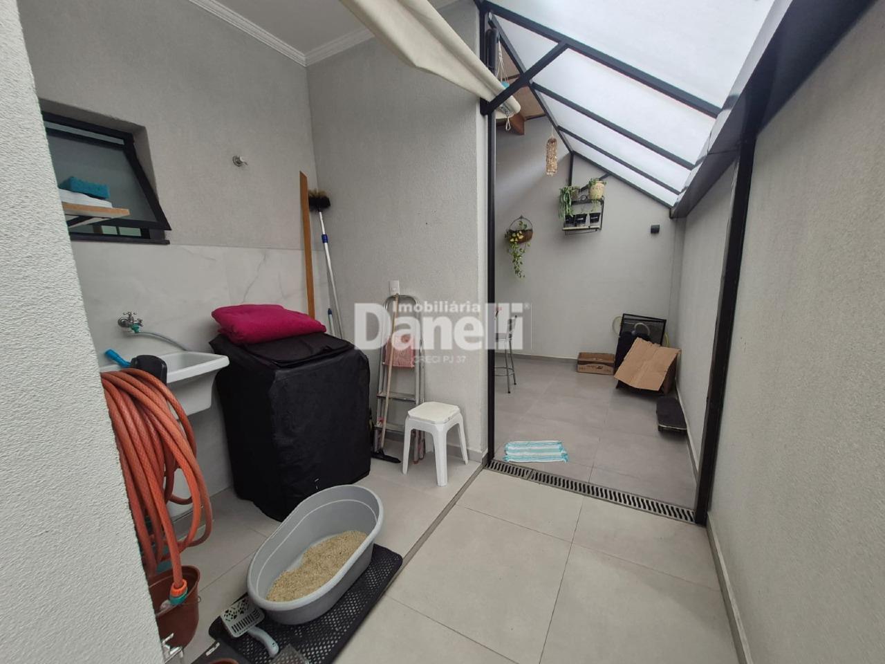 Casa em Condomínio à venda no Residencial São Charbel: 