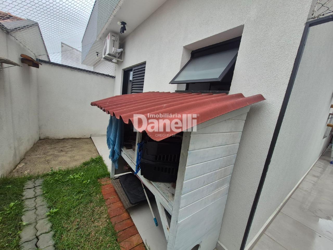 Casa em Condomínio à venda no Residencial São Charbel: 