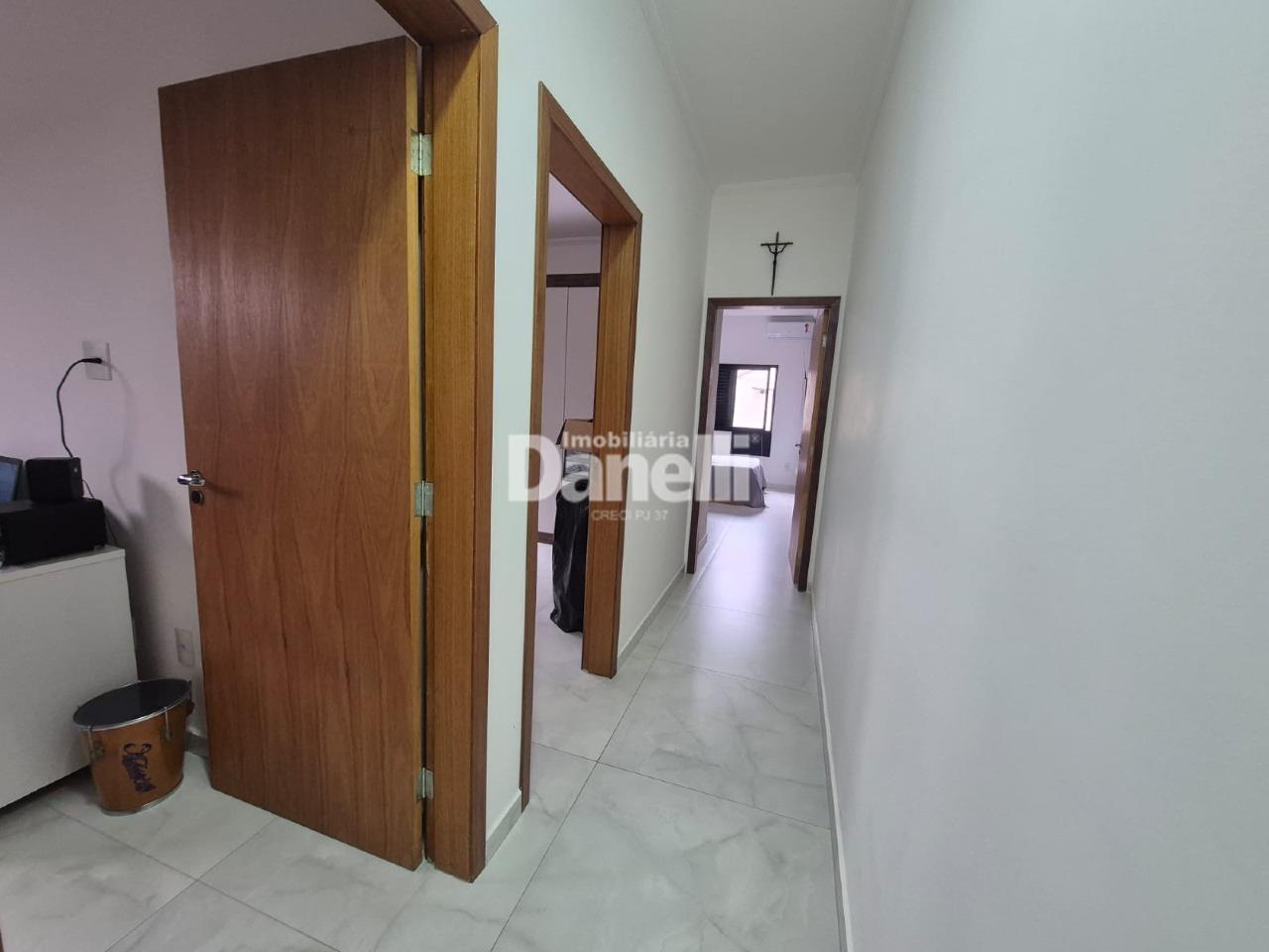 Casa em Condomínio à venda no Residencial São Charbel: 
