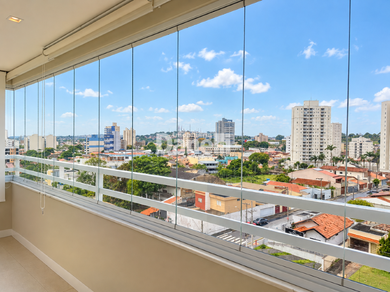 Apartamento à venda no Centro: Sacada Fechada em Vidro