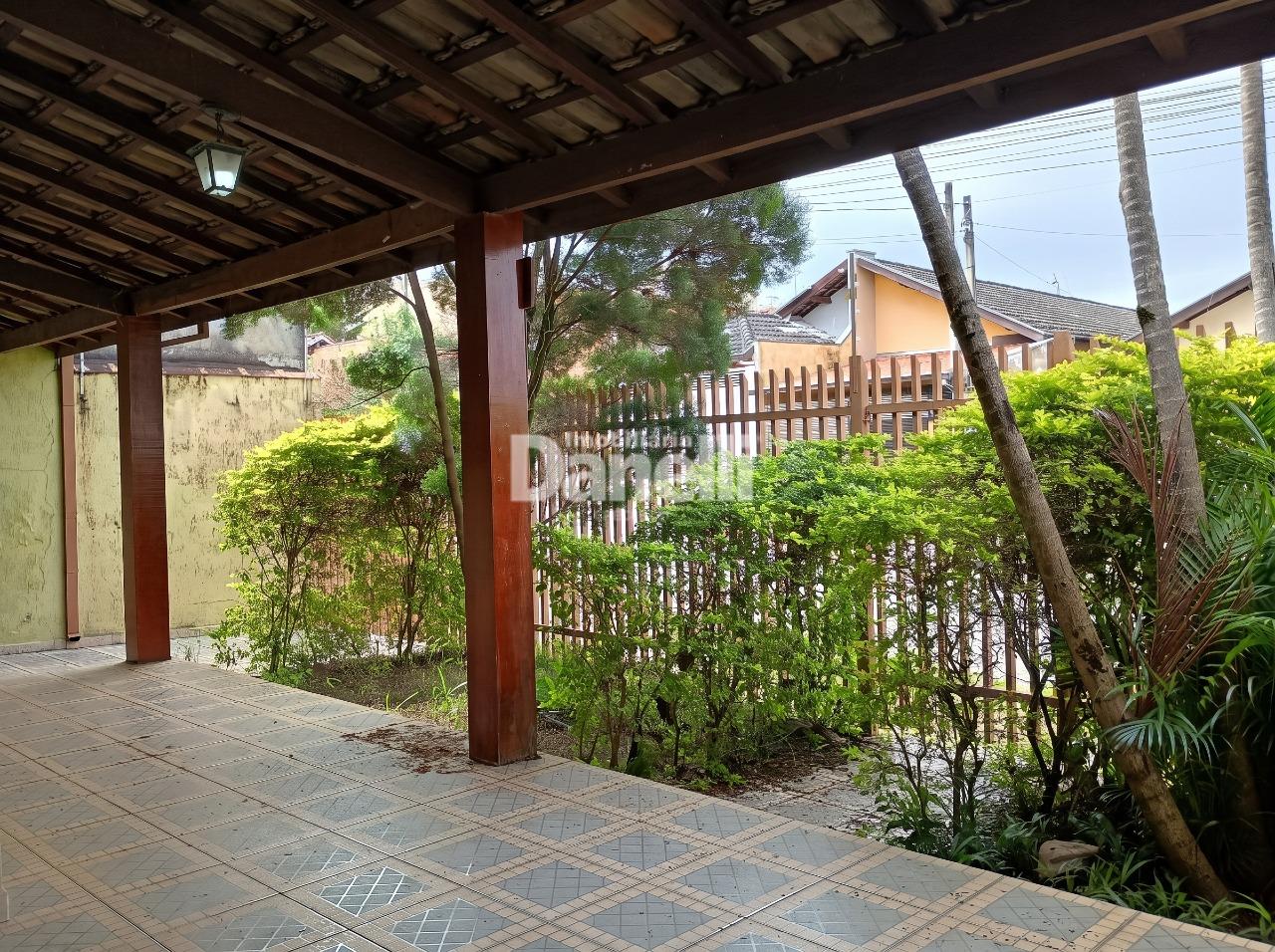 Casa à venda no Barreiro: Varanda