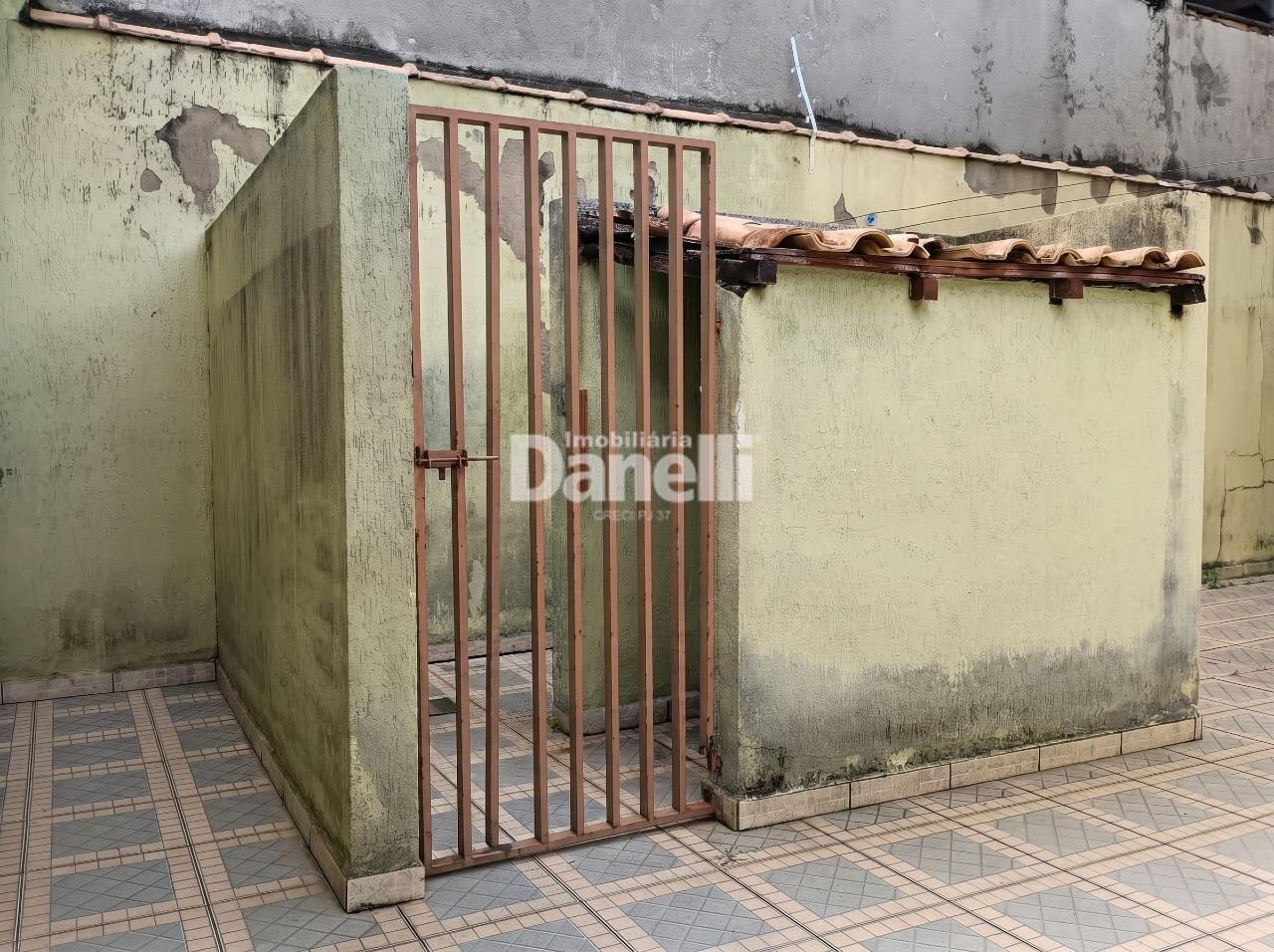 Casa à venda no Barreiro: Canil