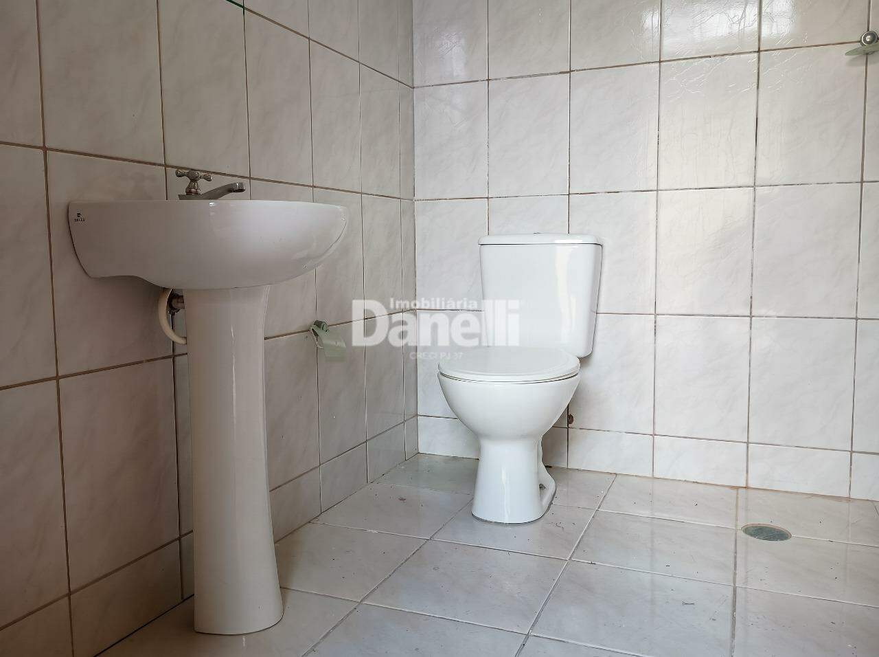 Casa à venda no Barreiro: Banheiro Edícula