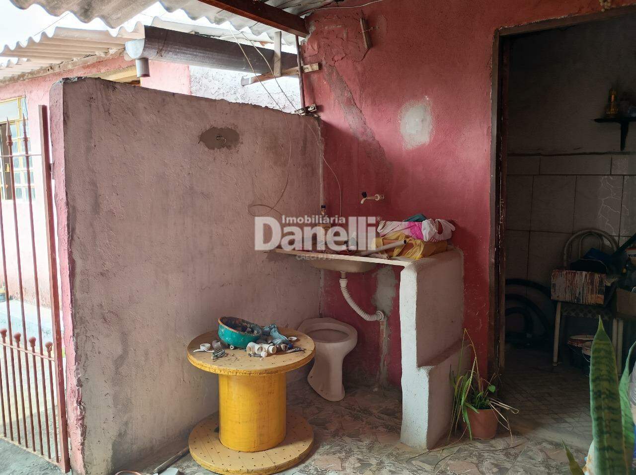 Casa à venda no Loteamento Jardim Maracaíbo: Área de Serviço