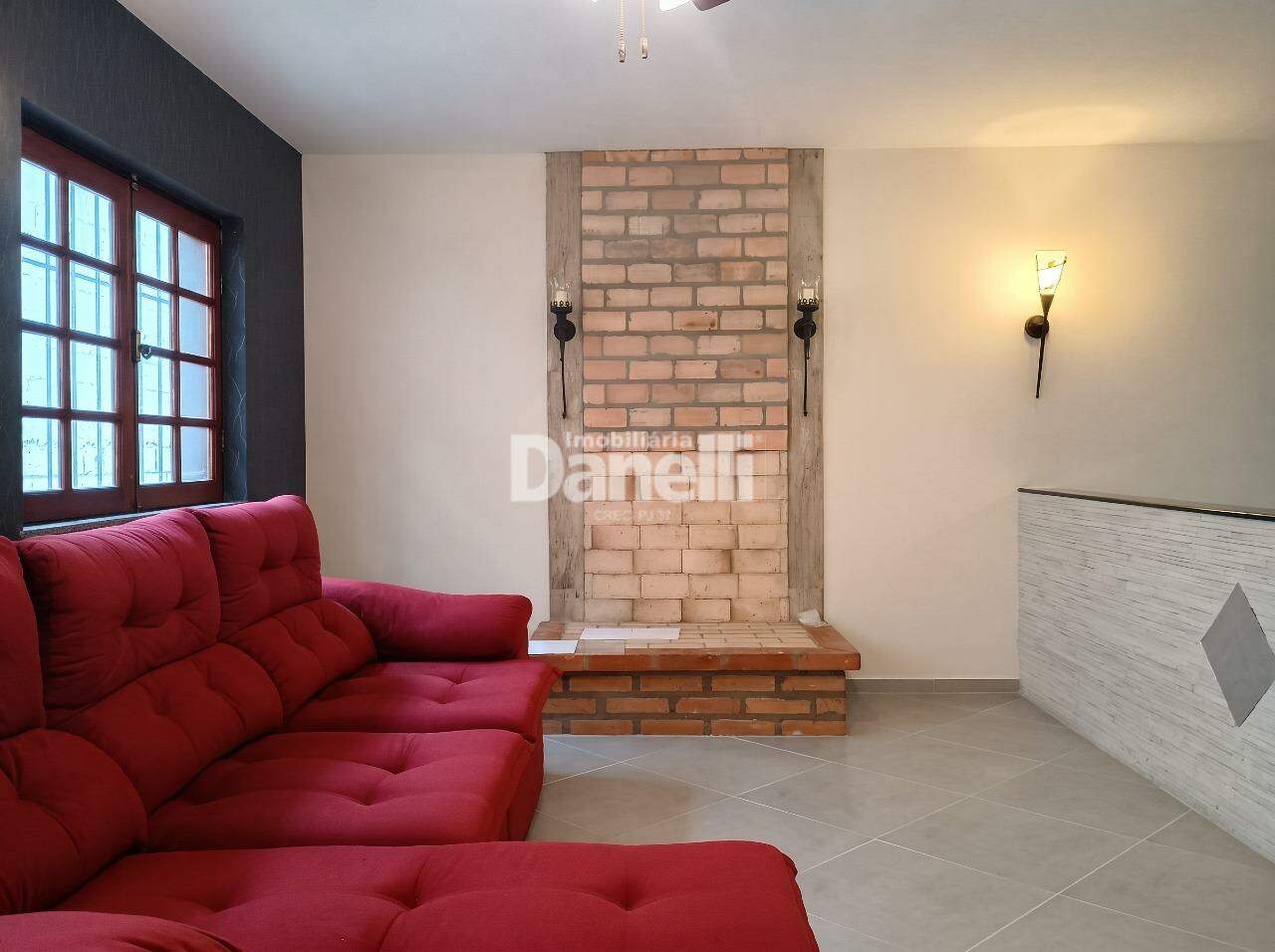 Casa em Condomínio à venda no Residencial Eldorado: Sala + Estrutura para Lareira