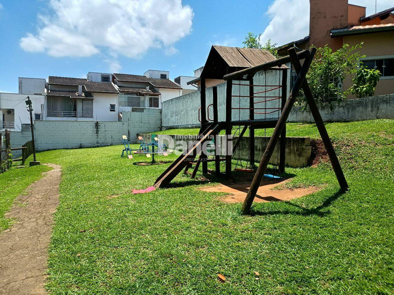 Casa em Condomínio à venda no Barreiro: Playground