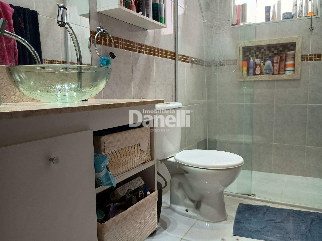 Casa em Condomínio à venda no Barreiro: Banheiro Social