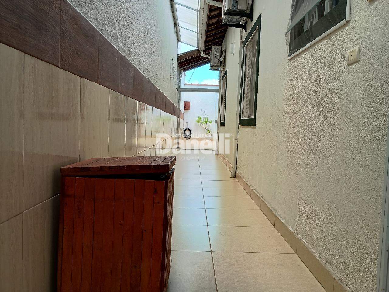 Casa em Condomínio à venda no Barreiro: Corredor