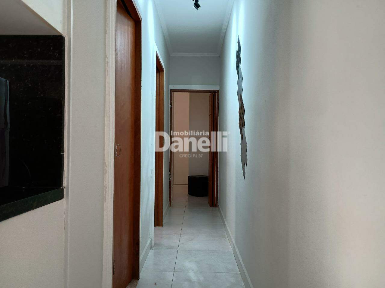 Casa em Condomínio à venda no Barreiro: Corredor Interno