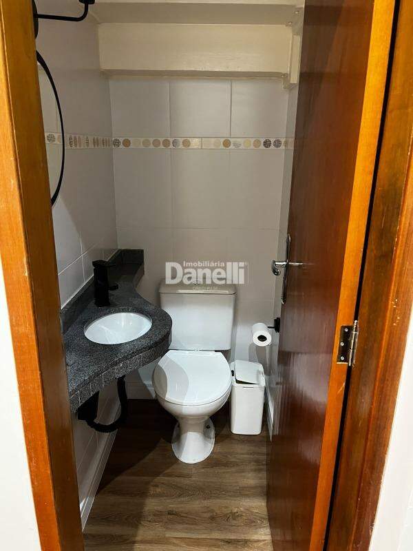 Sobrado para aluguel no Residencial Portal da Mantiqueira: 