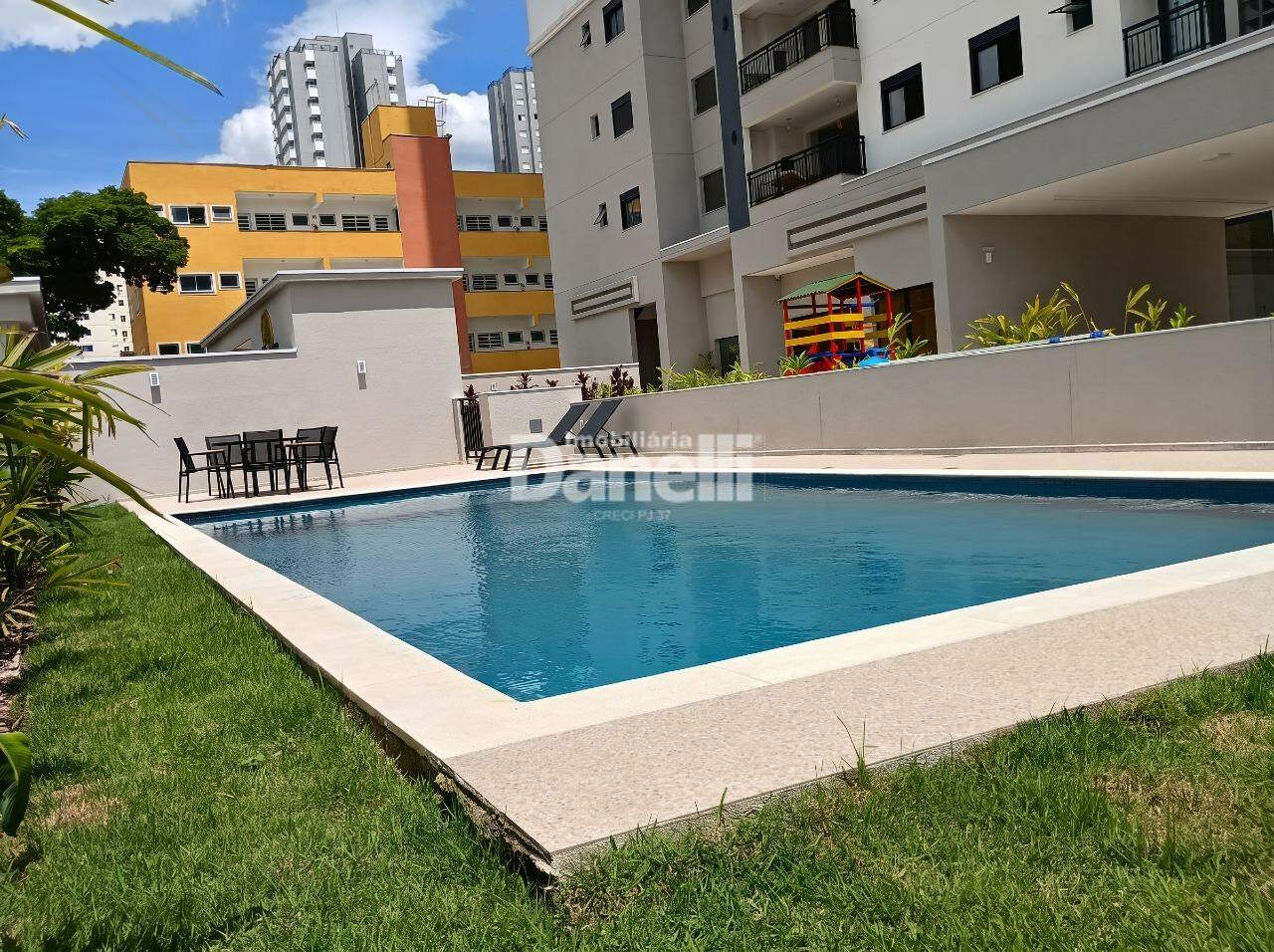 Apartamento à venda no Jardim das Nações: Piscina