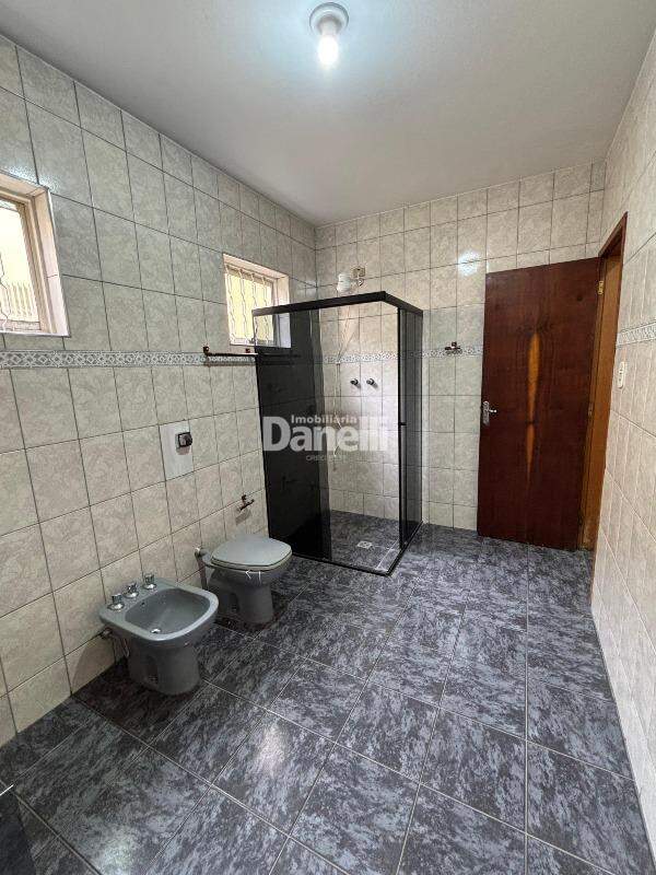 Casa para aluguel no Jardim Maria Augusta: 