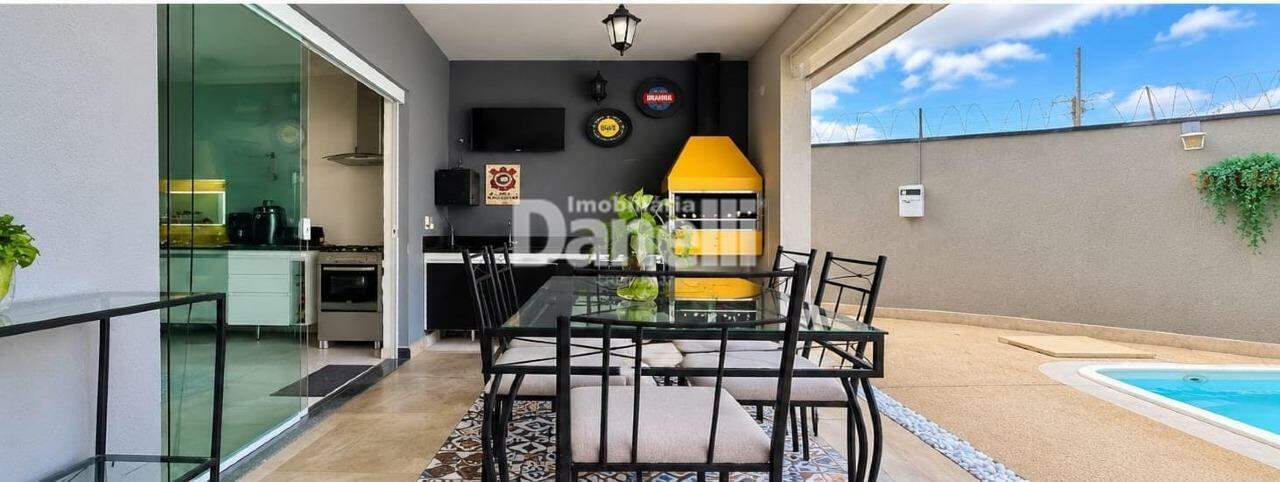 Casa em Condomínio à venda no Loteamento Residencial Campos do Conde II: Espaço gourmet