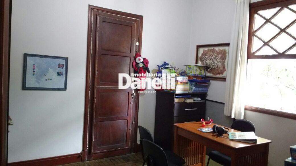 Casa à venda no Centro: 