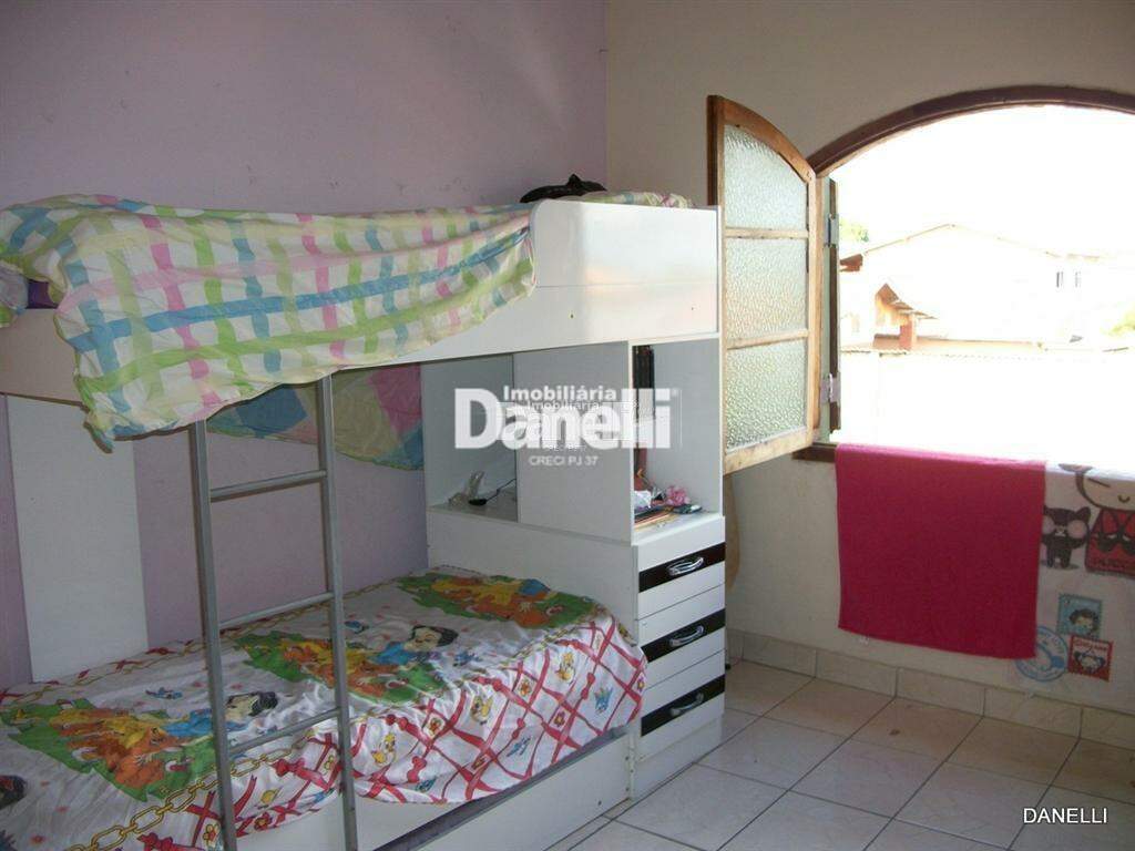 Casa à venda no Parque Santo Antônio: 