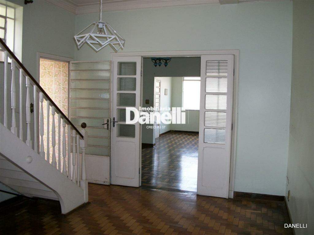 Casa à venda no Centro: 