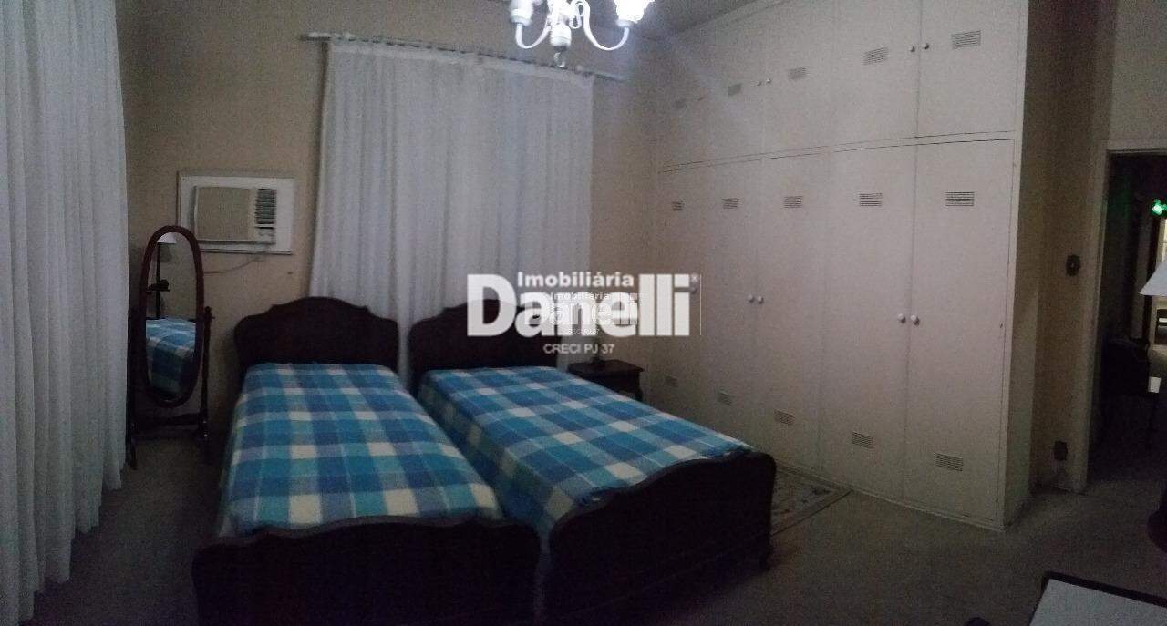 Casa à venda no Centro: 