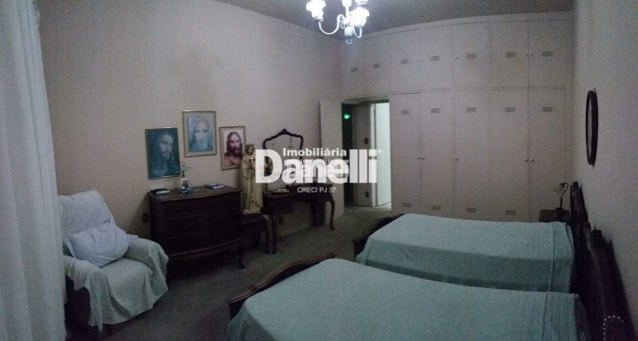 Casa à venda no Centro: 