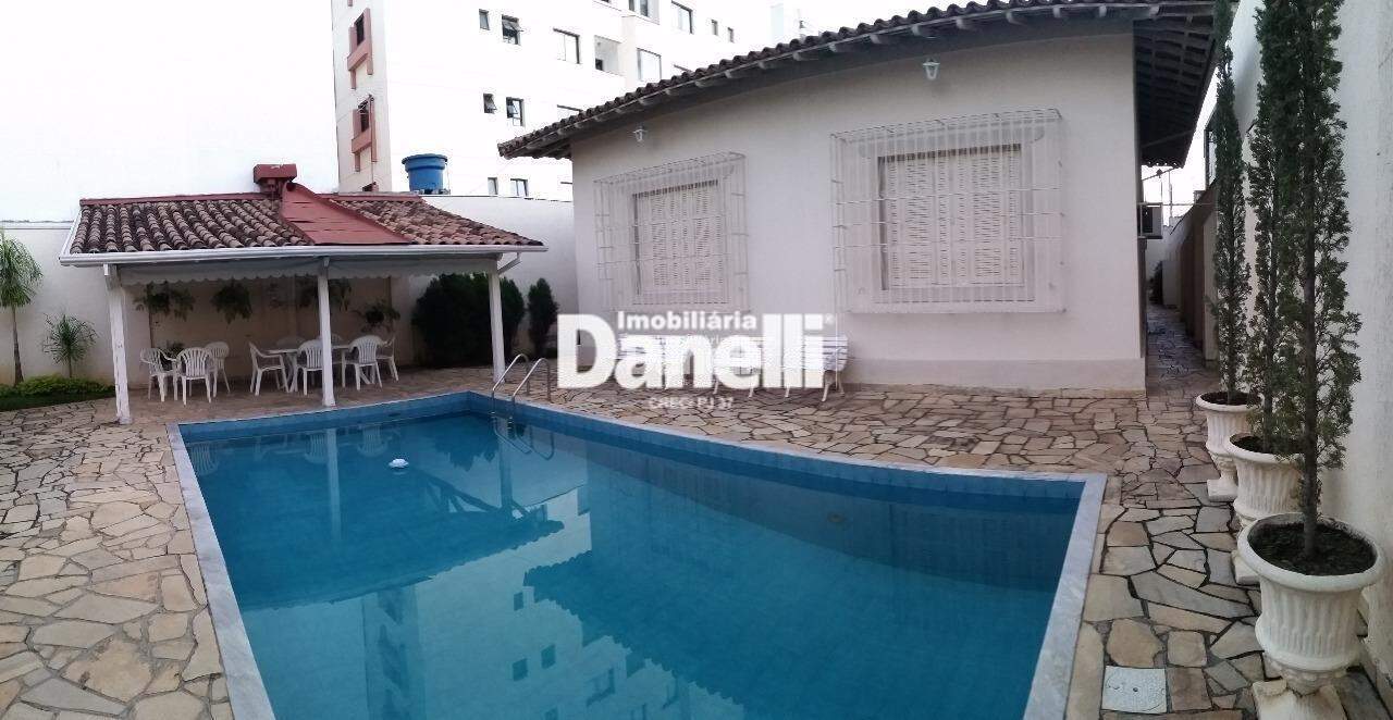 Casa à venda no Centro: 