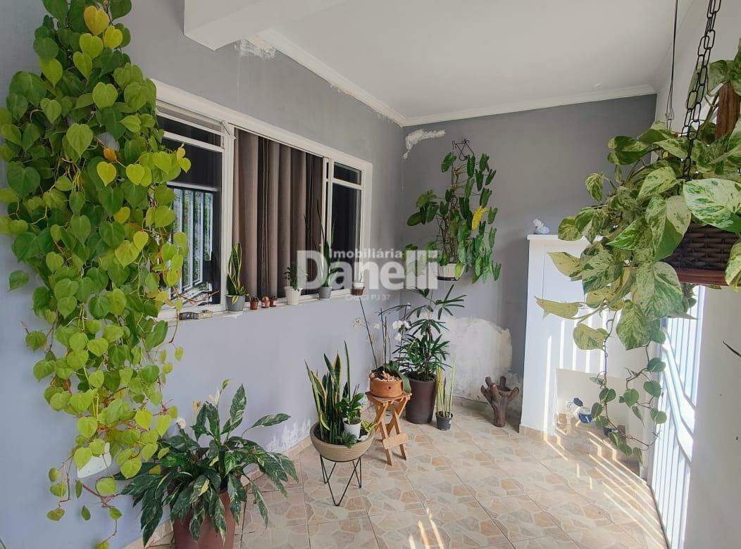 Casa para aluguel no Jardim Jaraguá: 