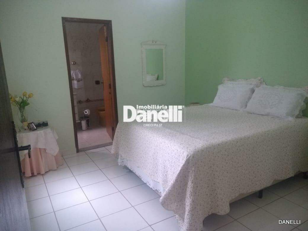 Casa à venda no Vila Areão: 
