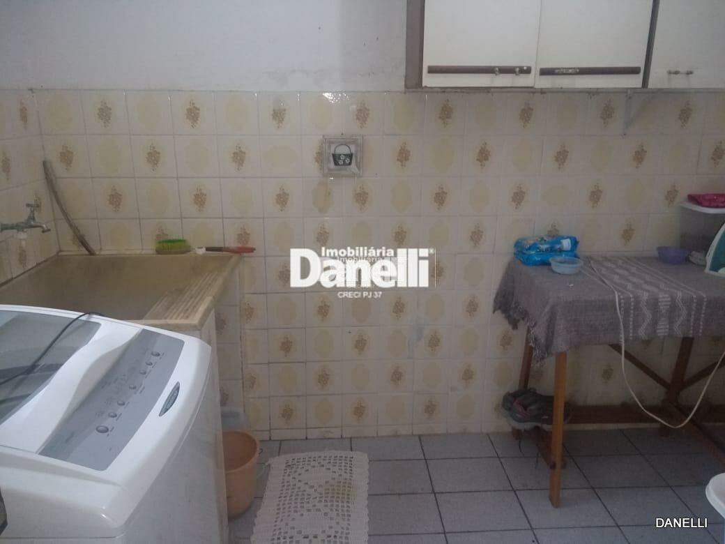 Casa à venda no Vila Areão: 