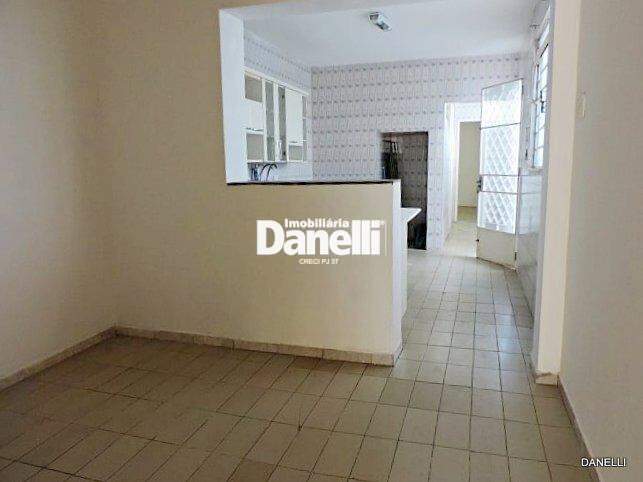 Casa à venda no Centro: 