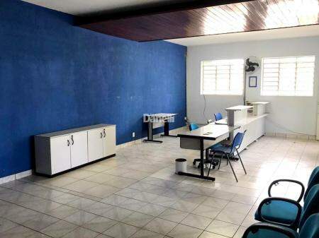 Prédio para aluguel no Centro: Prédio para alugar, Centro - Taubaté/SP