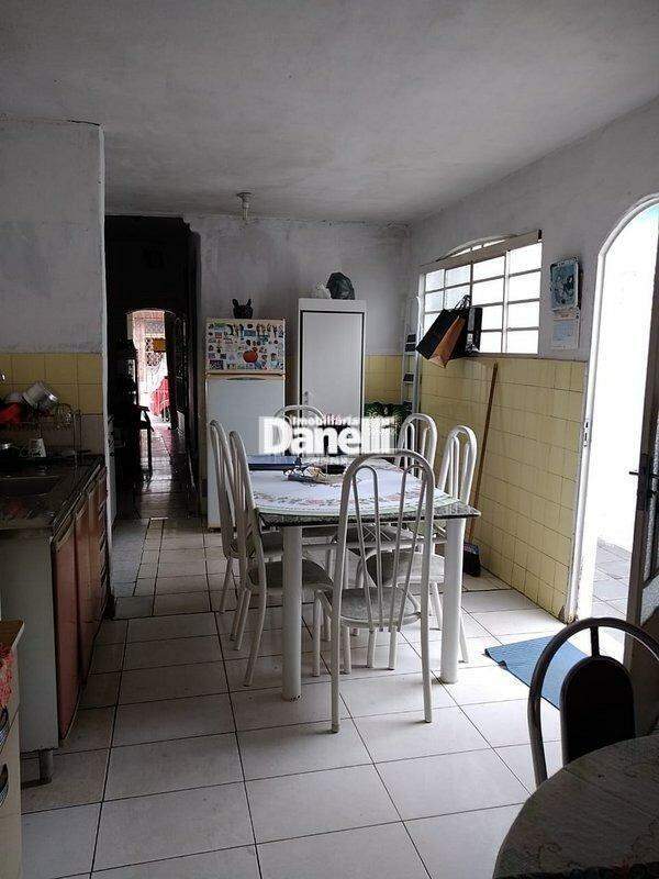 Casa à venda no Centro: 