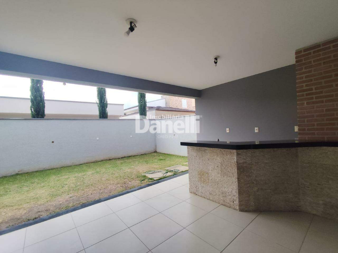 Casa em Condomínio para aluguel no Caminho Novo: 