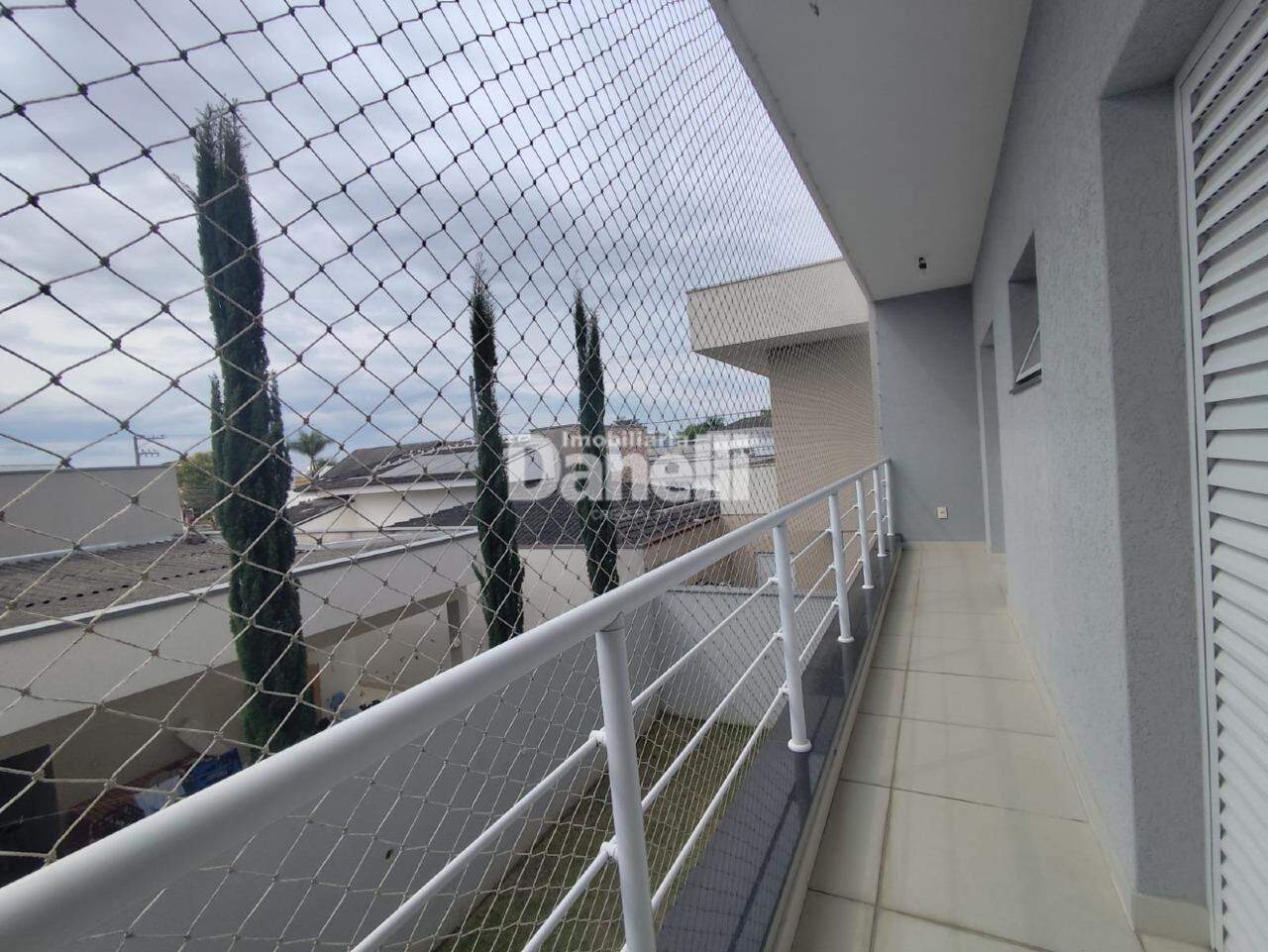 Casa em Condomínio para aluguel no Caminho Novo: 