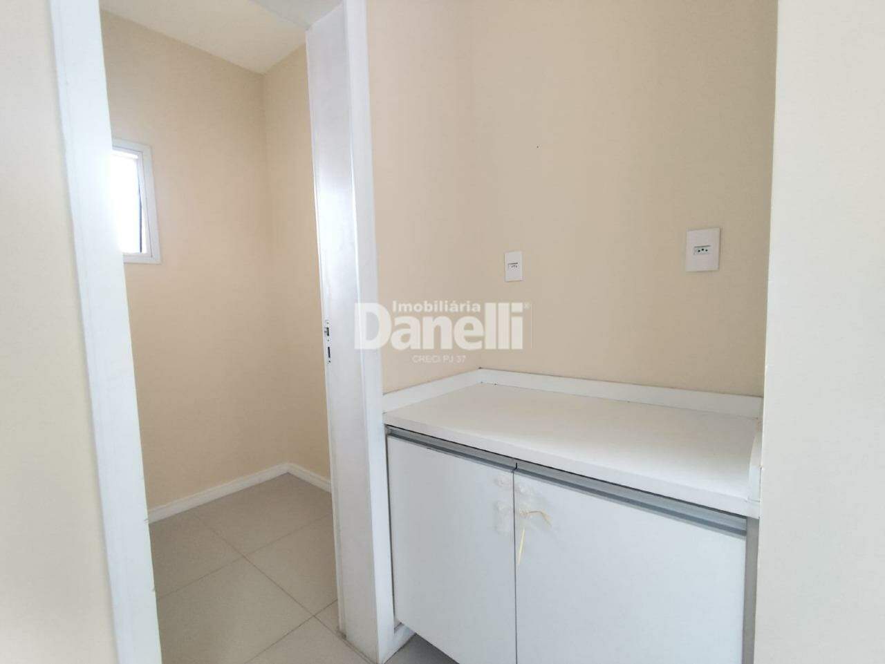 Casa em Condomínio para aluguel no Caminho Novo: 