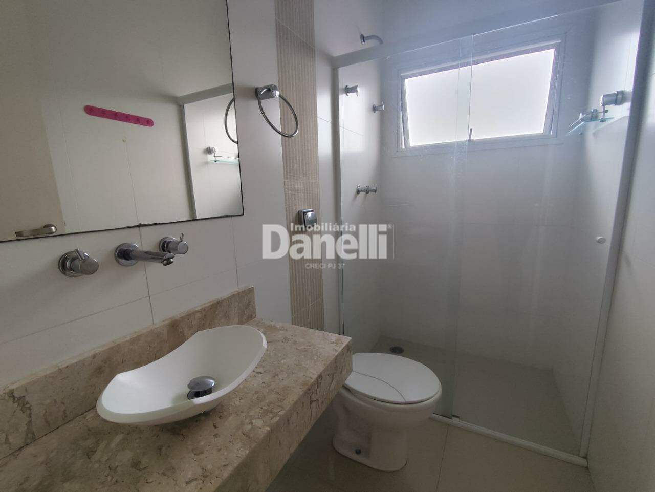 Casa em Condomínio para aluguel no Caminho Novo: 