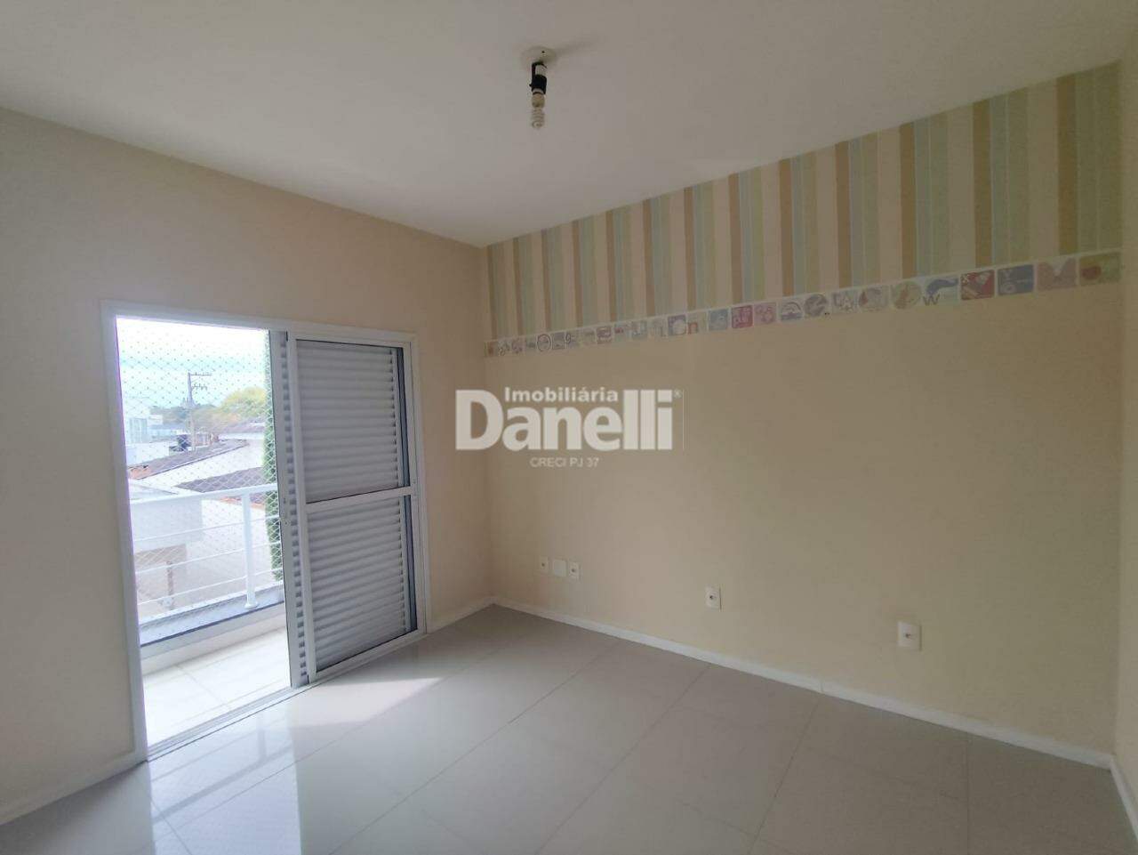 Casa em Condomínio para aluguel no Caminho Novo: 