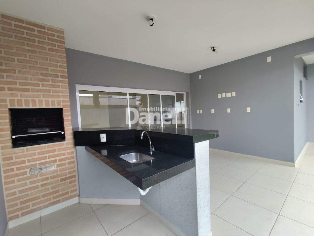 Casa em Condomínio para aluguel no Caminho Novo: 