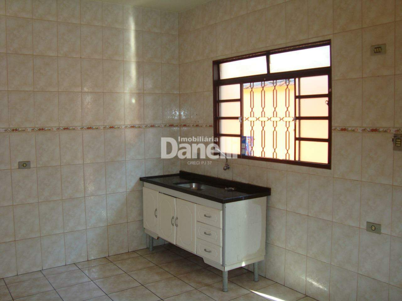 Casa para aluguel no Jardim Garcez: